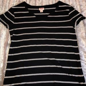 Black and white t-shirt